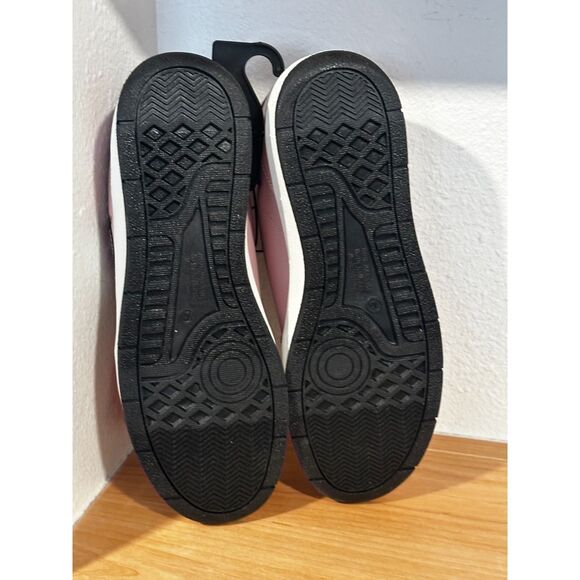 Hello Kitty Pink Casual Court Sneakers Size 10 NWT - Picture 5 of 6